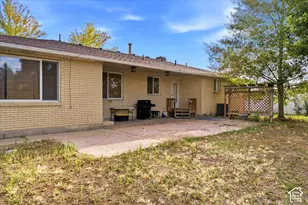 2455 S Bluff Rd, Syracuse, UT 84075 - Photo 23