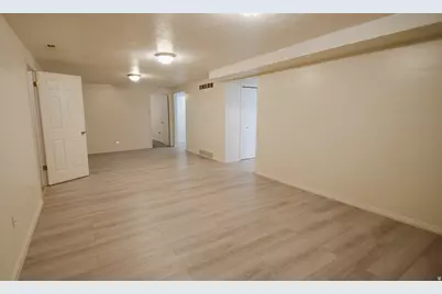2455 S Bluff Rd, Syracuse, UT 84075 - Photo 23