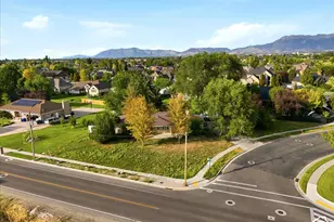 2455 S Bluff Rd, Syracuse, UT 84075 - Photo 21