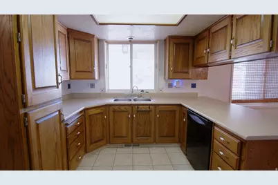 2455 S Bluff Rd, Syracuse, UT 84075 - Photo 11
