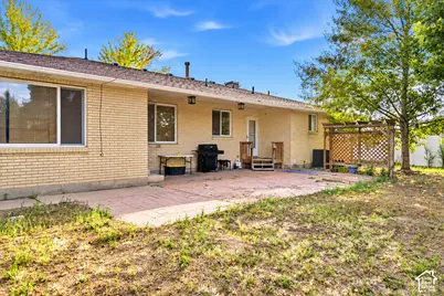 2455 S Bluff Rd, Syracuse, UT 84075 - Photo 25