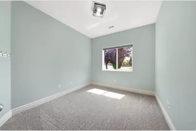 2042 W 2185 S, Woods Cross, UT 84087 - Photo 15
