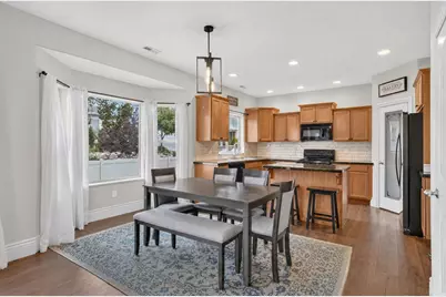 2042 W 2185 S, Woods Cross, UT 84087 - Photo 7