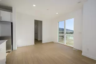 1528 W Everblooming Dr, Saratoga Springs, UT 84045 - Photo 7