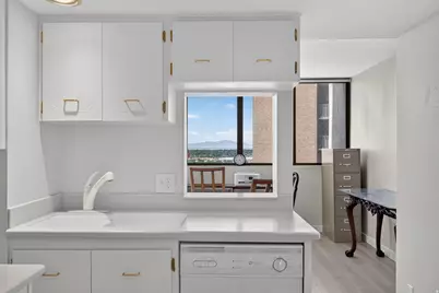 241 N Vine St #402 W, Salt Lake City, UT 84103 - Photo 13