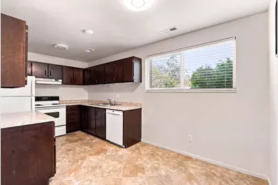 471 E 5600 S #4, Murray, UT 84107 - Photo 1