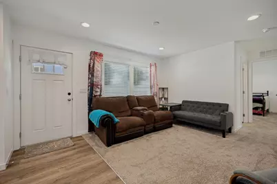 935 E 3000 N #38, Layton, UT 84040 - Photo 7