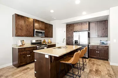 288 S 600 W, Centerville, UT 84014 - Photo 9