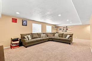 1062 W 200 S, Clearfield, UT 84015 - Photo 23