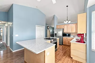 1062 W 200 S, Clearfield, UT 84015 - Photo 9