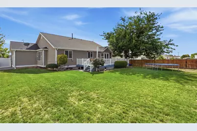 1062 W 200 S, Clearfield, UT 84015 - Photo 27
