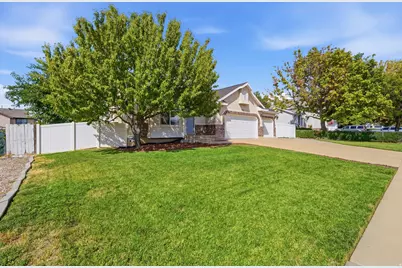 1062 W 200 S, Clearfield, UT 84015 - Photo 3