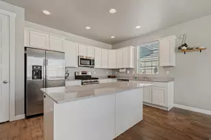 1403 E Lowe Peak Dr, Eagle Mountain, UT 84005 - Photo 7
