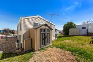 1150 W Red Hills Pkwy, Washington, UT 84780 - Photo 17