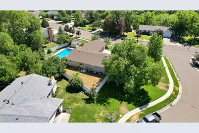 2407 E Country Oaks Dr, Layton, UT 84040 - Photo 47