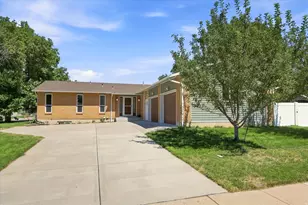 2407 E Country Oaks Dr, Layton, UT 84040 - Photo 3