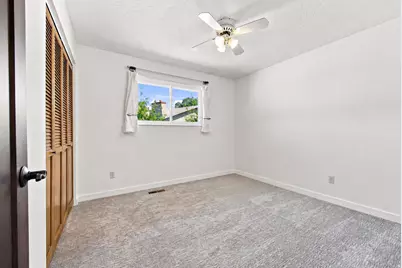 2407 E Country Oaks Dr, Layton, UT 84040 - Photo 23