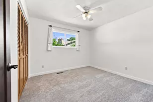 2407 E Country Oaks Dr, Layton, UT 84040 - Photo 23