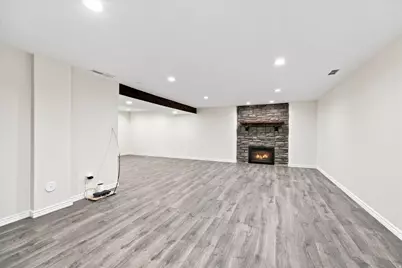 2407 E Country Oaks Dr, Layton, UT 84040 - Photo 27
