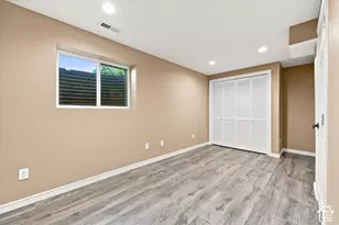 2407 E Country Oaks Dr, Layton, UT 84040 - Photo 39