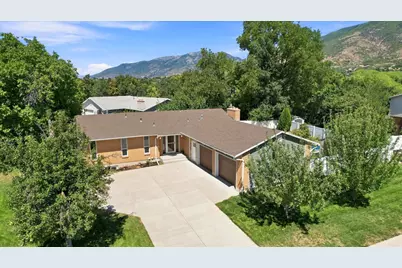 2407 E Country Oaks Dr, Layton, UT 84040 - Photo 7