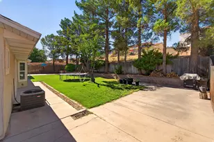 1690 E Maplewood Ln, Saint George, UT 84790 - Photo 15