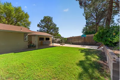 1690 E Maplewood Ln, Saint George, UT 84790 - Photo 13