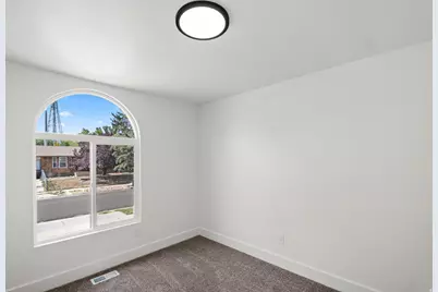 5571 S Dale Amour Dr W, Kearns, UT 84118 - Photo 19