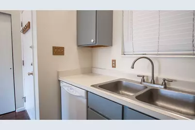 98 W 880 N #18, Provo, UT 84604 - Photo 5