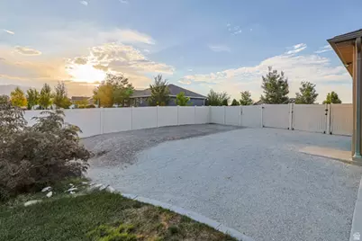 734 E Morning Dew Dr S, Grantsville, UT 84029 - Photo 43