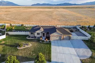 734 E Morning Dew Dr S, Grantsville, UT 84029 - Photo 9