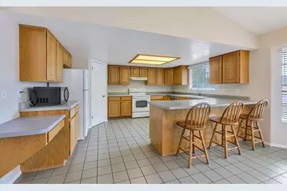 886 W 1700 N, Mapleton, UT 84664 - Photo 5