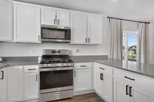 6393 N Pine Tree Wy, Eagle Mountain, UT 84005 - Photo 17