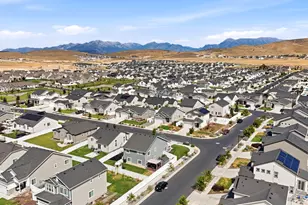 6393 N Pine Tree Wy, Eagle Mountain, UT 84005 - Photo 35