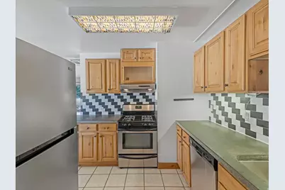 7265 S 2825 E, Cottonwood Heights, UT 84121 - Photo 7