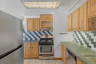 7265 S 2825 E, Cottonwood Heights, UT 84121 - Photo 7
