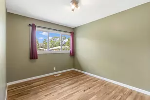 7265 S 2825 E, Cottonwood Heights, UT 84121 - Photo 13