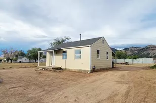 131 W Whitmore Dr, East Carbon, UT 84520 - Photo 37