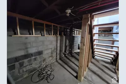 131 W Whitmore Dr, East Carbon, UT 84520 - Photo 37