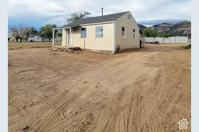 131 W Whitmore Dr, East Carbon, UT 84520 - Photo 41