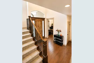 10656 S Crescent Dr, Sandy, UT 84070 - Photo 5