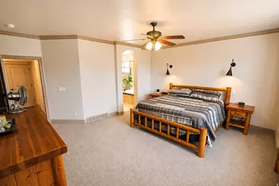 10656 S Crescent Dr, Sandy, UT 84070 - Photo 19