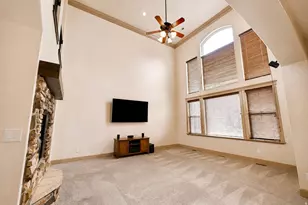 10656 S Crescent Dr, Sandy, UT 84070 - Photo 9