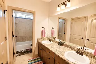 10656 S Crescent Dr, Sandy, UT 84070 - Photo 27