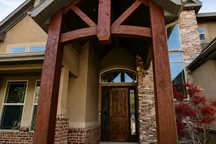 10656 S Crescent Dr, Sandy, UT 84070 - Photo 3