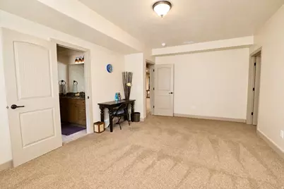 10656 S Crescent Dr, Sandy, UT 84070 - Photo 33