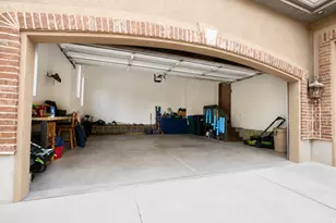10656 S Crescent Dr, Sandy, UT 84070 - Photo 15