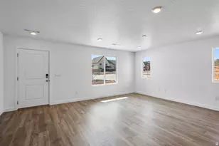 2250 S Wolverine Way, Washington, UT 84780 - Photo 21