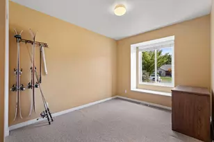6354 S Clay Park Dr, Murray, UT 84107 - Photo 15