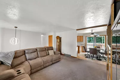 7283 S Pecan Cir, Cottonwood Heights, UT 84121 - Photo 3